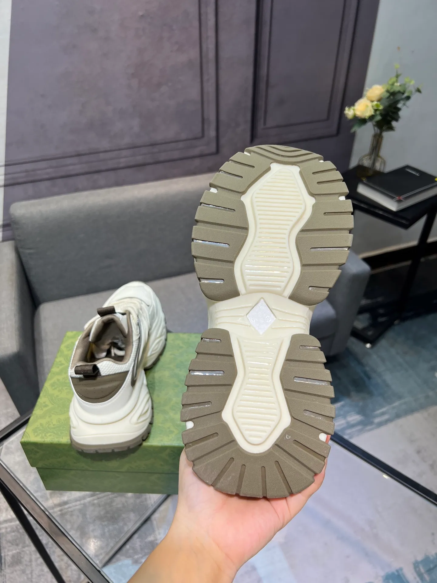 💰¥460 Brand: GUCCI Standard code: 38-44, Material: original material splicing, comfortable and breathable lining, lightweight and wear-resistant sports outsole Style category: men's fashionable casual shoes, running, sports shoes, distinguished luxury brand elements, top luxury